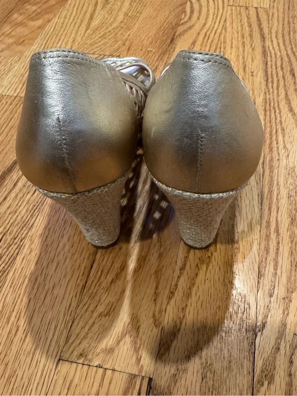 Lilly Pulitzer- Metallic Gold Peep-Toe Wedges with Pink Insole. Size 8.5